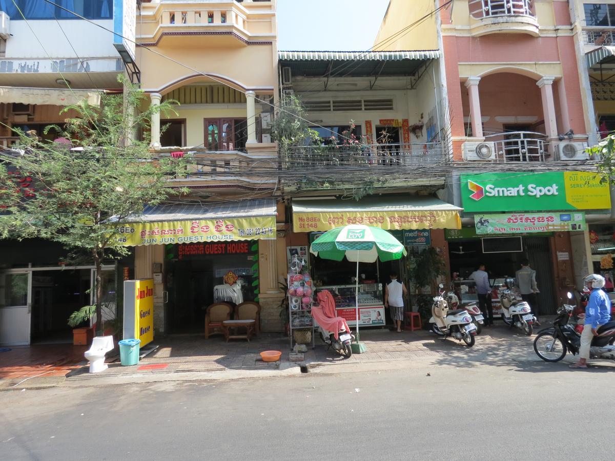 Jun Jun Guesthouse พนมเปญ ภายนอก รูปภาพ